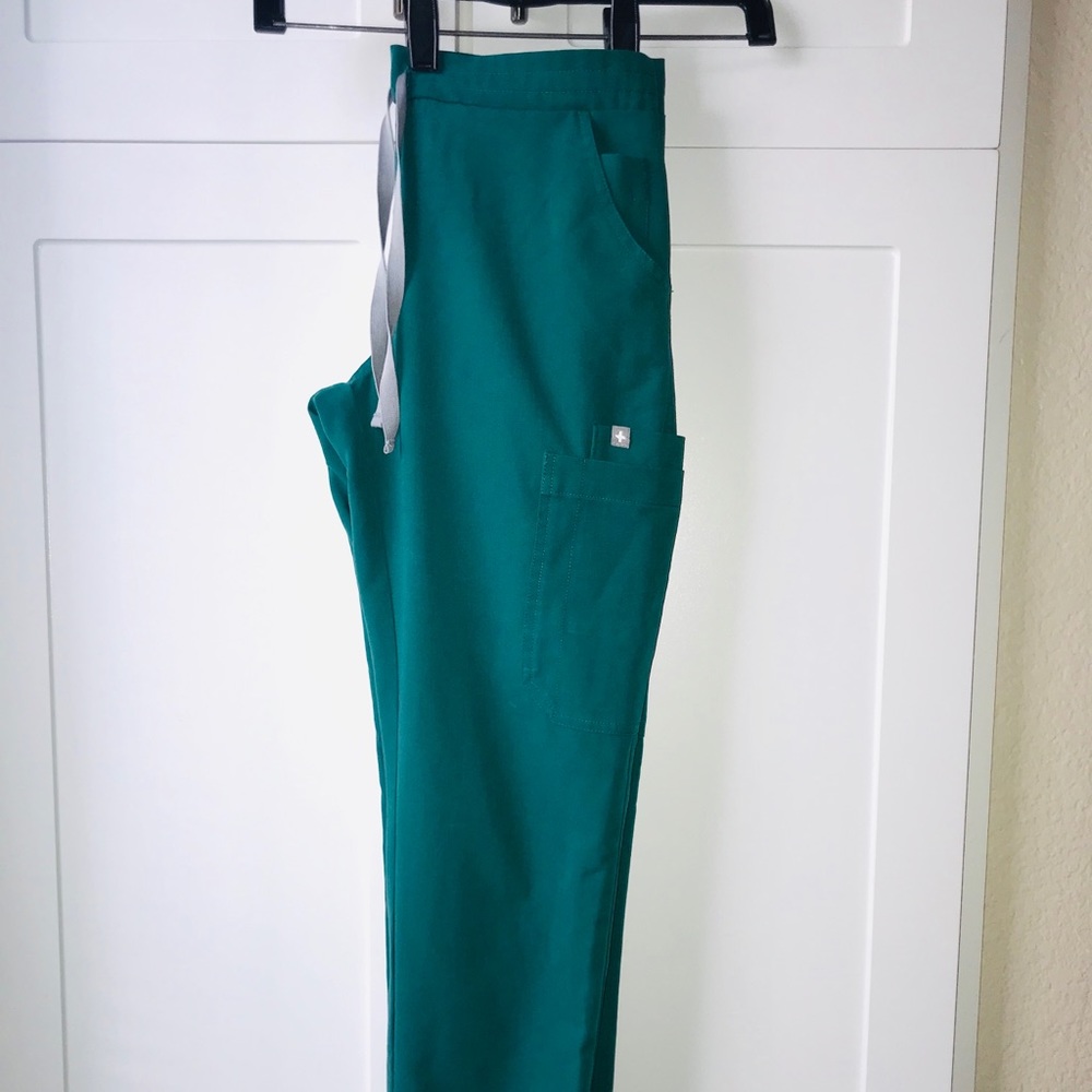 FIGS in Hunter Green Scrub set